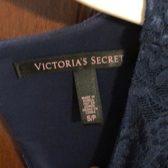 Victoria’s Secret long sleeve lace dress - Picture 4 of 4